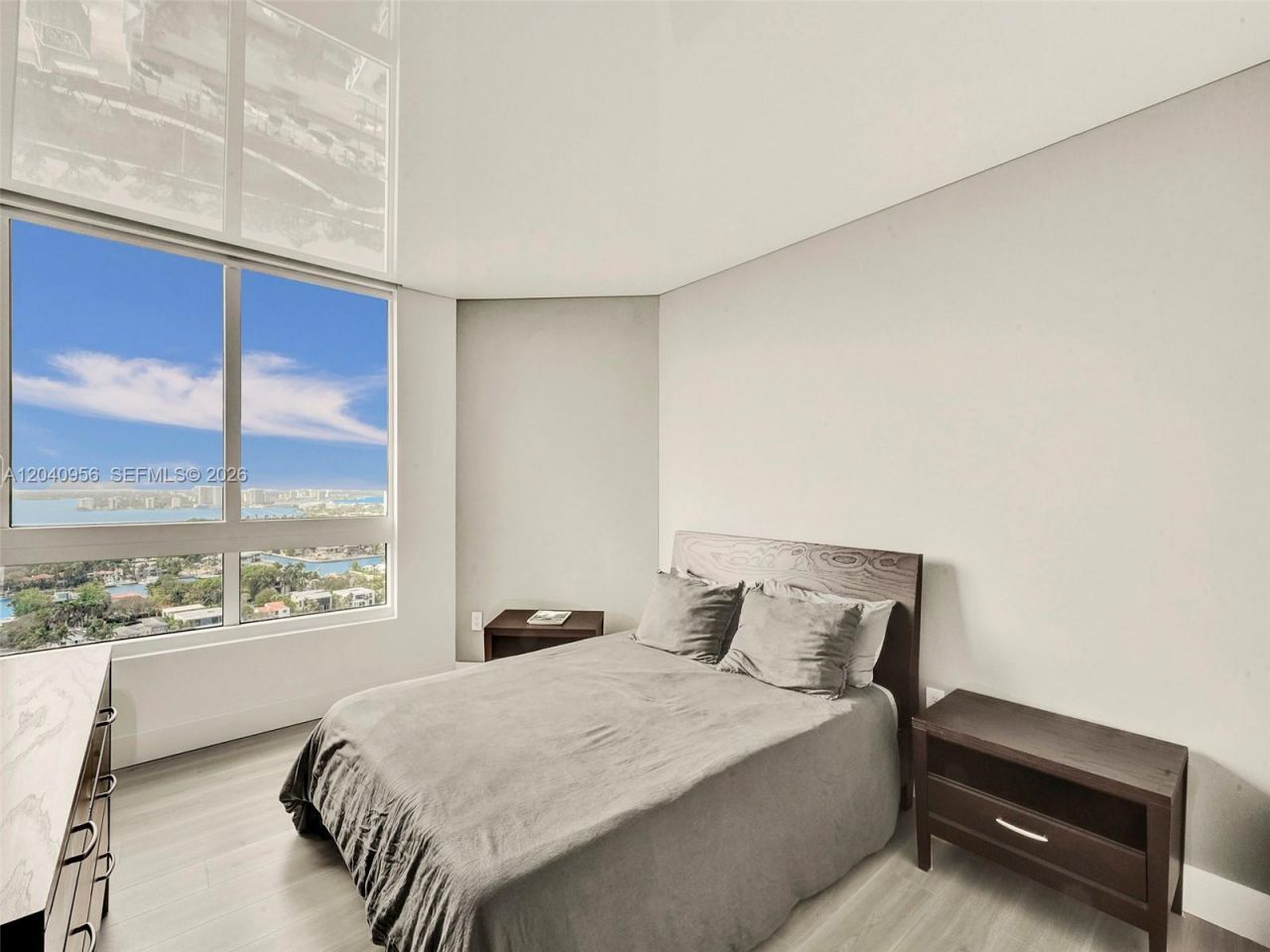 6365 Collins Ave , Unit 2407, Miami Beach, FL 33141 Photo