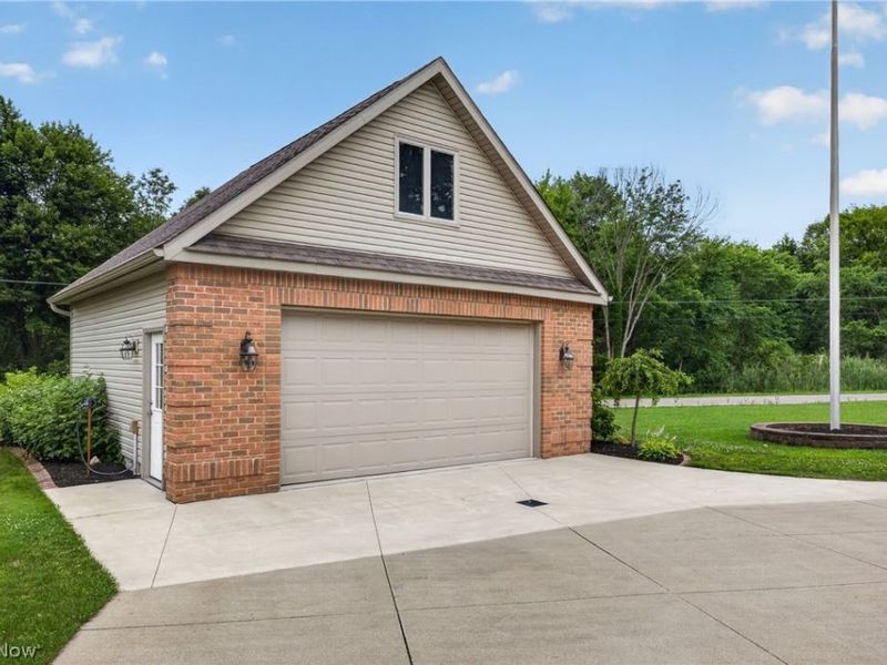 1343 Vermillion Drive, Barberton, OH 44203 Photo 3