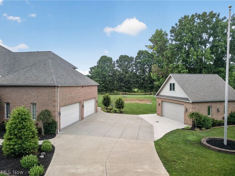 1343 Vermillion Drive, Barberton, OH 44203 Photo 4