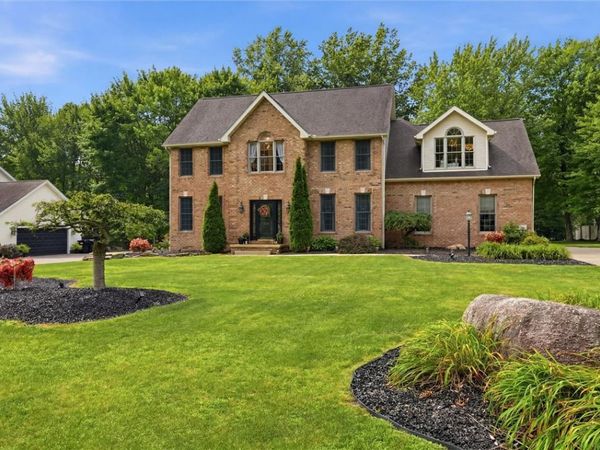 3646 Timber Ln, Hermitage, PA 16148
