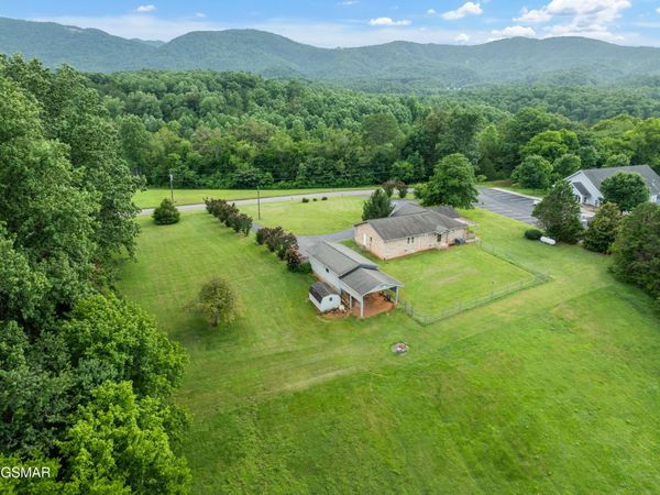 7197 Old Tuckaleechee Road, Townsend, TN 37882
