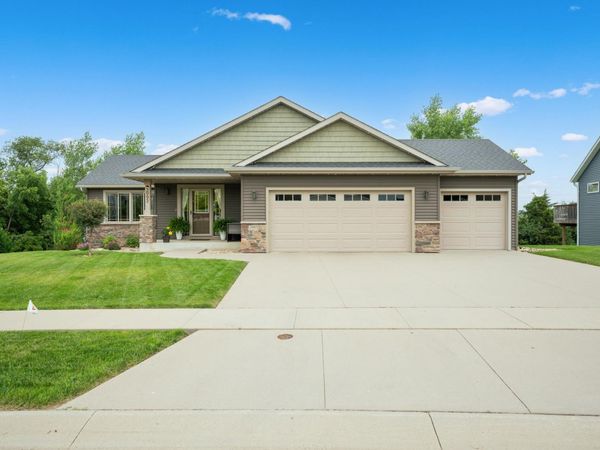 3993 Stone Point Drive NE, Rochester, MN 55906