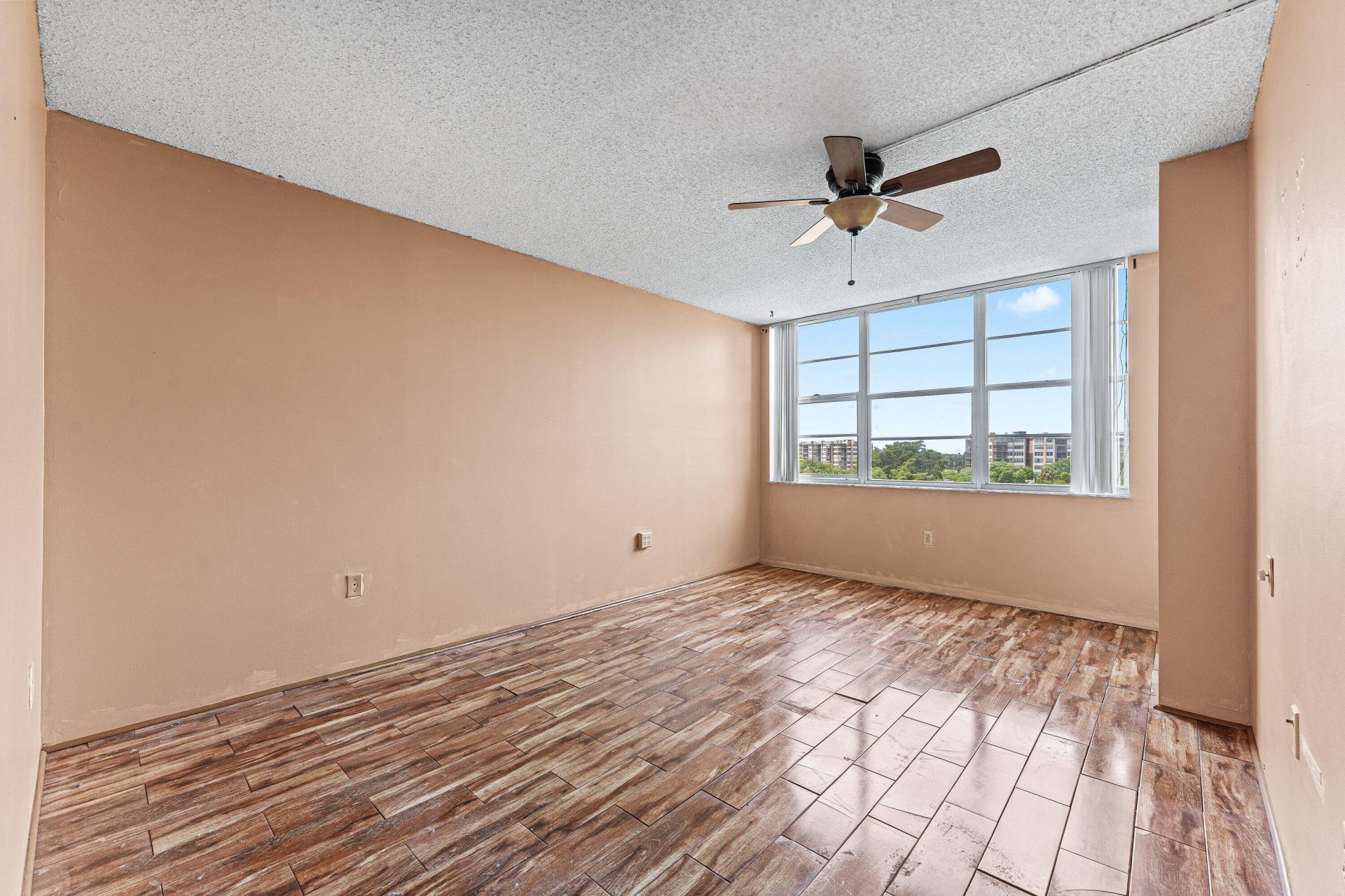 1400 Saint Charles Place, Unit 616, Pembroke Pines, FL 33026 Photo