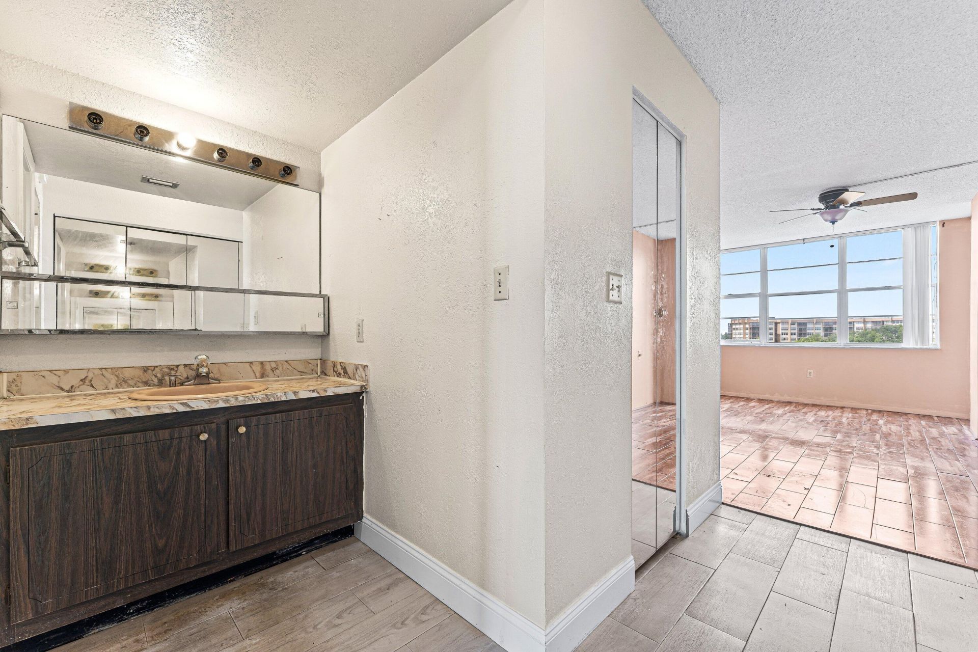 1400 Saint Charles Place, Unit 616, Pembroke Pines, FL 33026 Photo