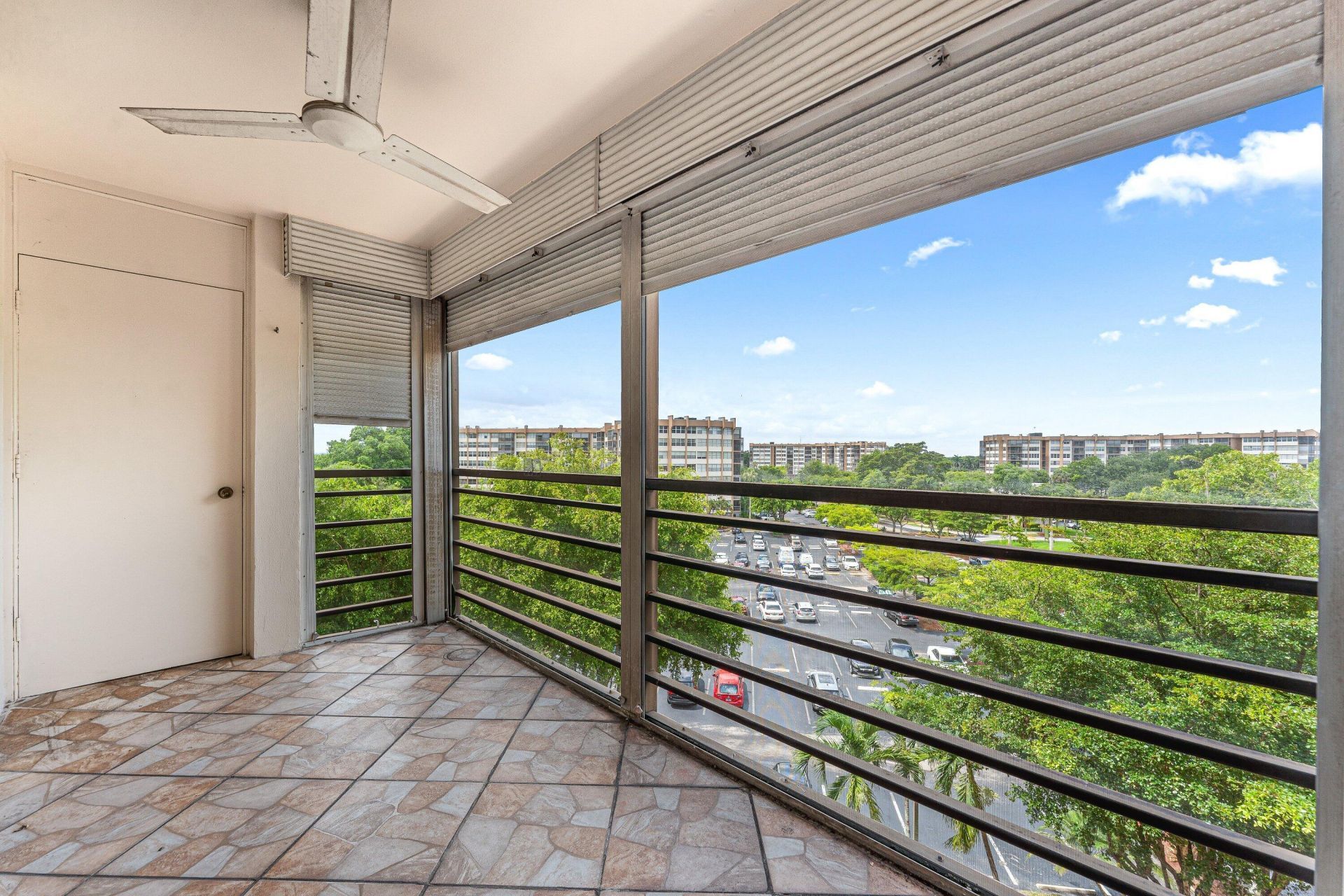 1400 Saint Charles Place, Unit 616, Pembroke Pines, FL 33026 Photo