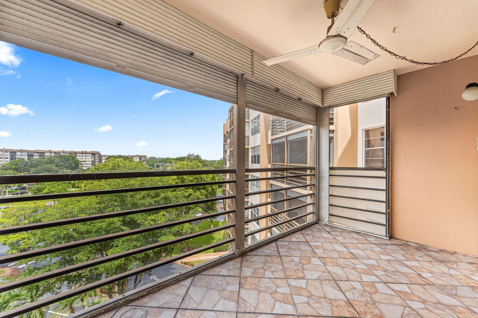 1400 Saint Charles Place, Unit 616, Pembroke Pines, FL 33026 Photo