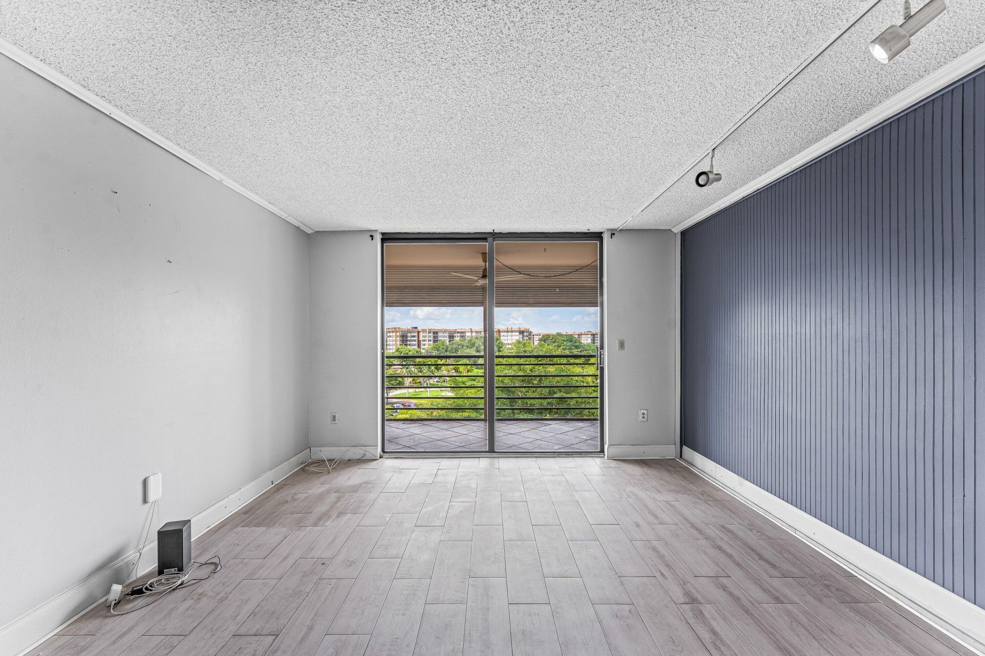 1400 Saint Charles Place, Unit 616, Pembroke Pines, FL 33026 Photo