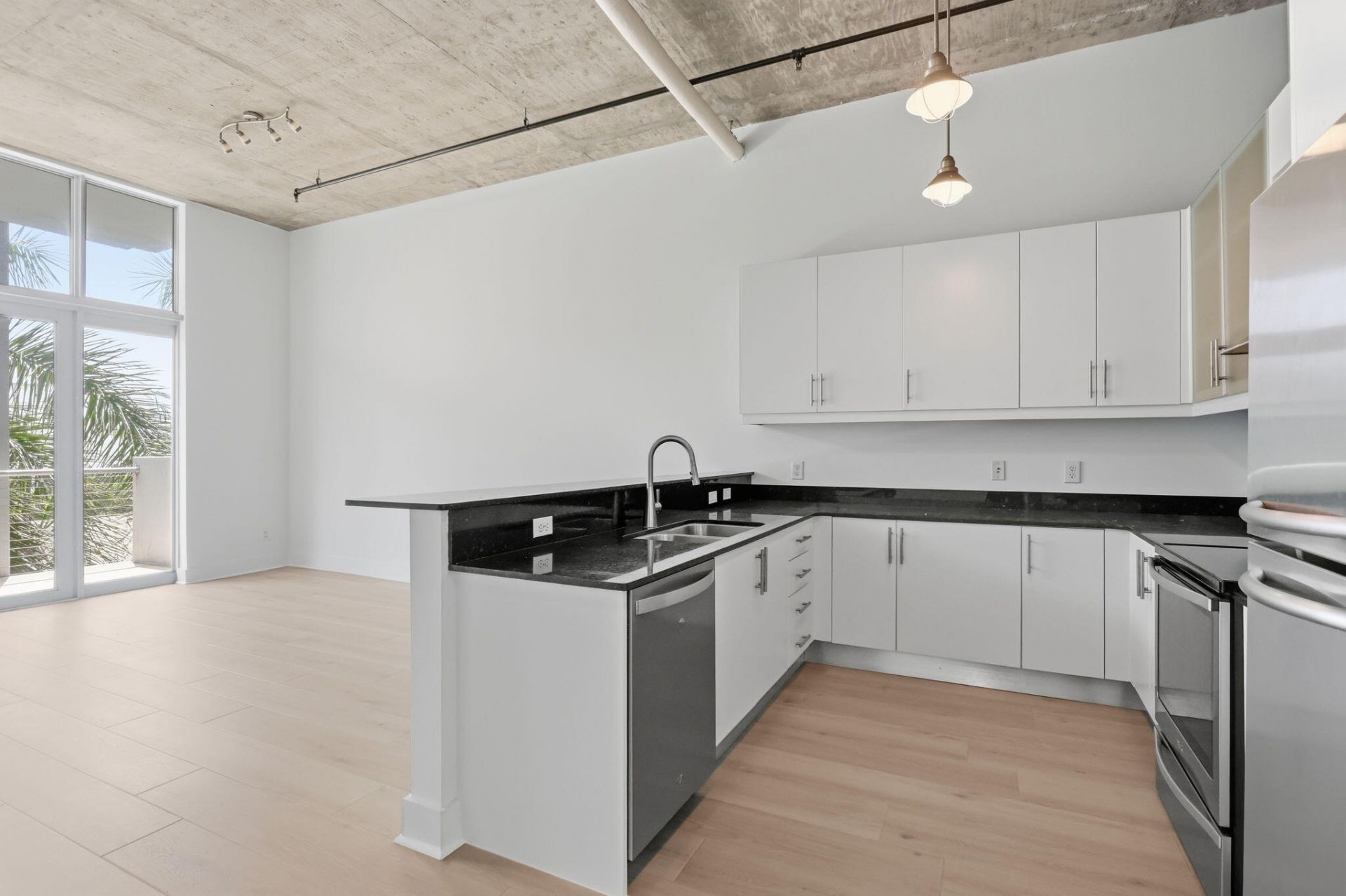 180 NE 4th Avenue, Unit 307, Delray Beach, FL 33483 Photo