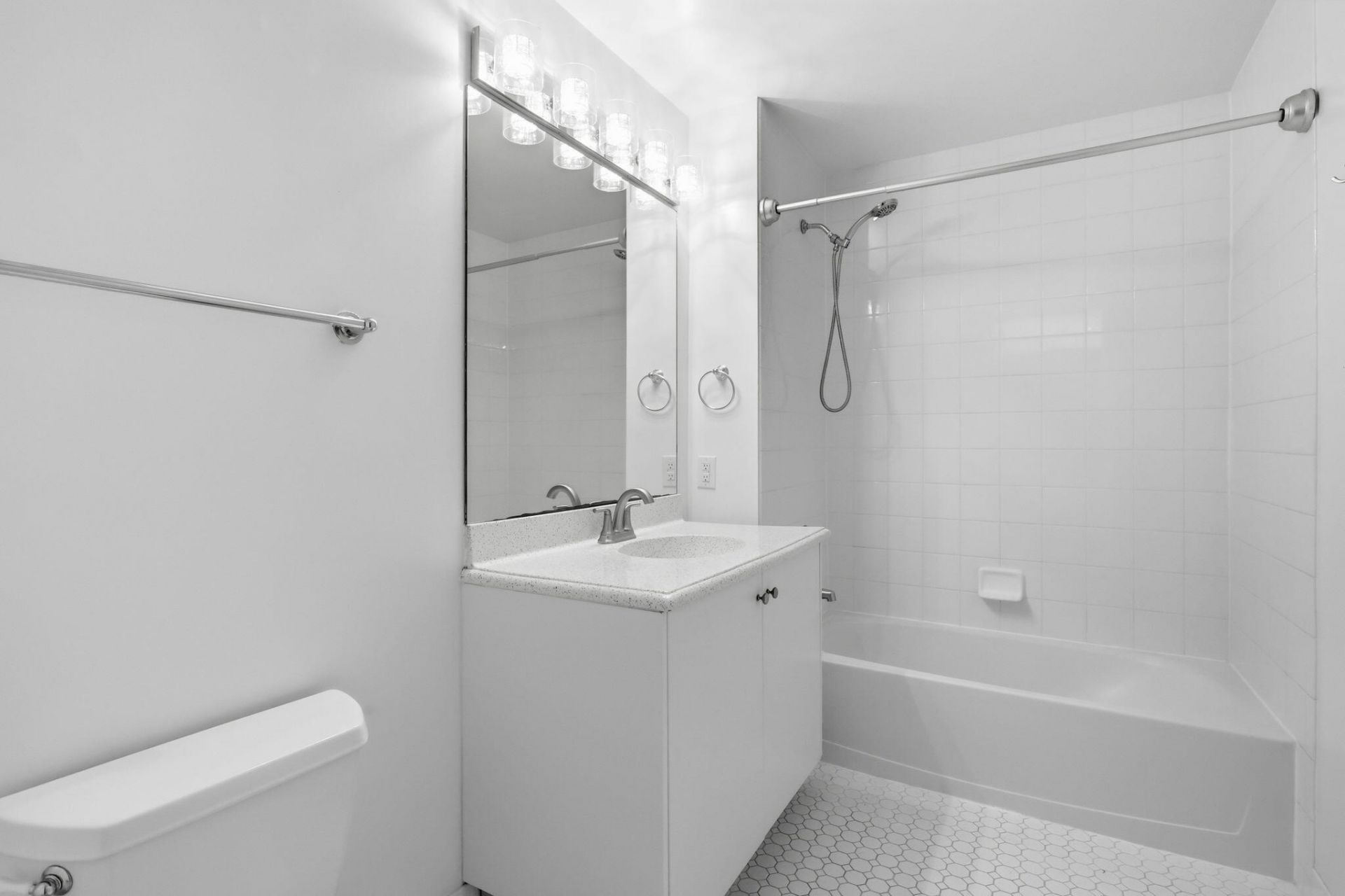 180 NE 4th Avenue, Unit 307, Delray Beach, FL 33483 Photo
