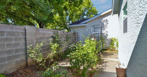 7598 Sunmore Ln, Sacramento, CA 95828 Photo