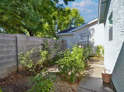 7598 Sunmore Ln, Sacramento, CA 95828 Photo