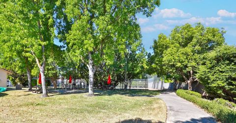7598 Sunmore Ln, Sacramento, CA 95828 Photo