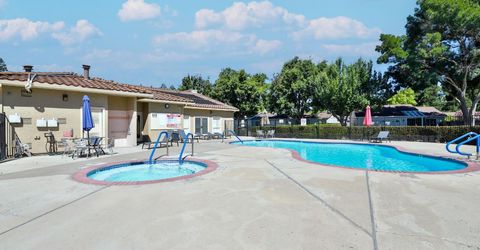 7598 Sunmore Ln, Sacramento, CA 95828 Photo