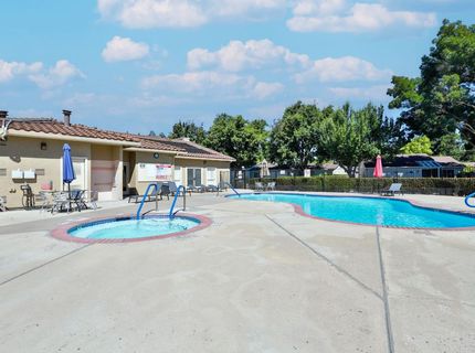 7598 Sunmore Ln, Sacramento, CA 95828 Photo