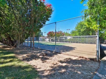 7598 Sunmore Ln, Sacramento, CA 95828 Photo