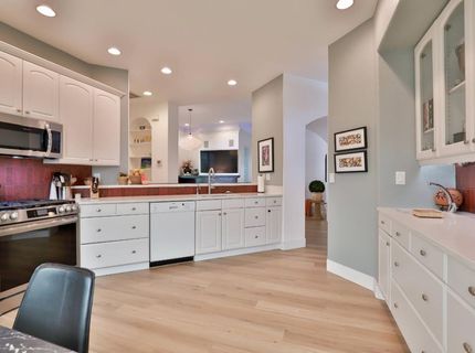 7598 Sunmore Ln, Sacramento, CA 95828 Photo