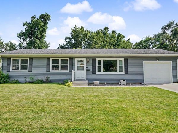 430 27th Avenue , East Moline, IL 61244