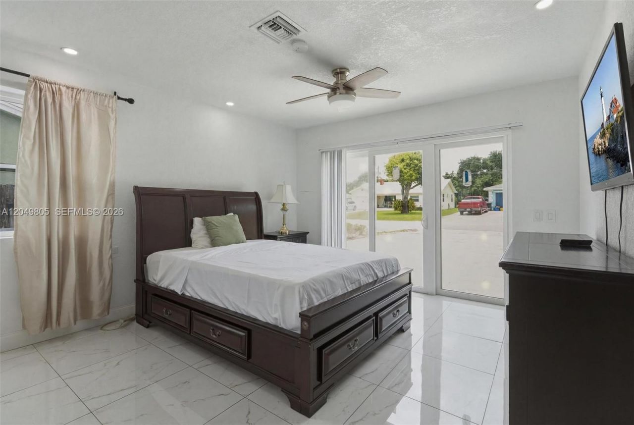 6595 Massachusetts Dr, Lake Worth, FL 33462 Photo