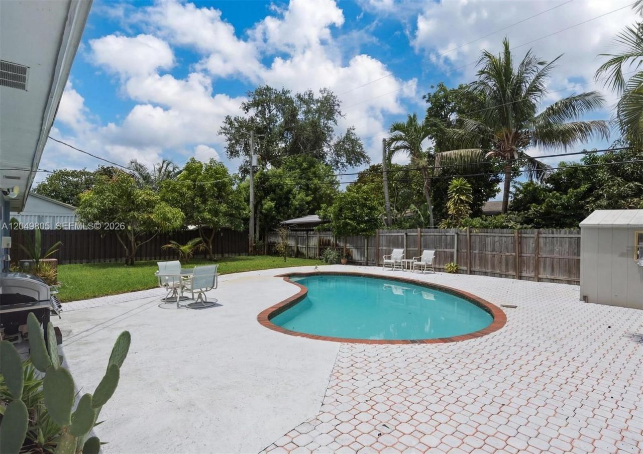 6595 Massachusetts Dr, Lake Worth, FL 33462 Photo