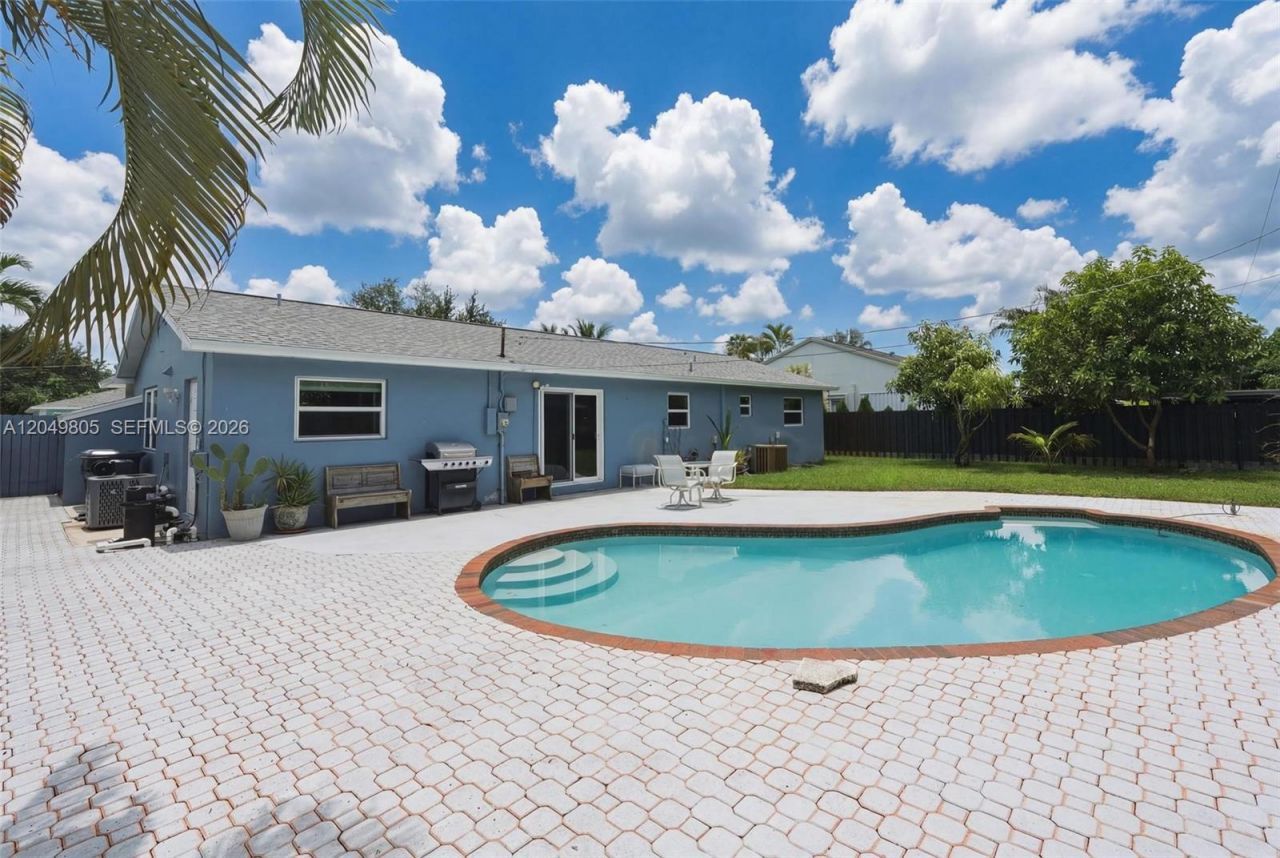 6595 Massachusetts Dr, Lake Worth, FL 33462 Photo