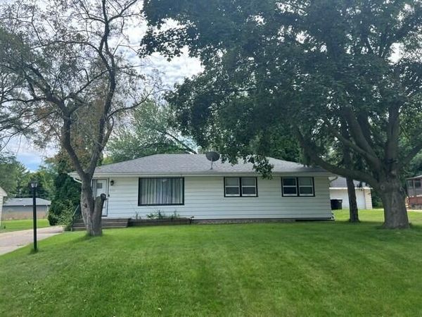 5131 W Willow Rd, Milwaukee, WI 53223