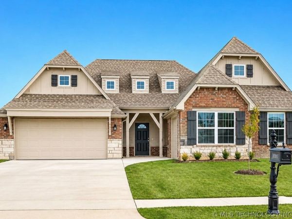 11803 N 130th East Avenue , Collinsville, OK 74021