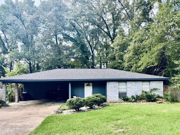126 Pecanwood Drive, Natchez, MS 39120