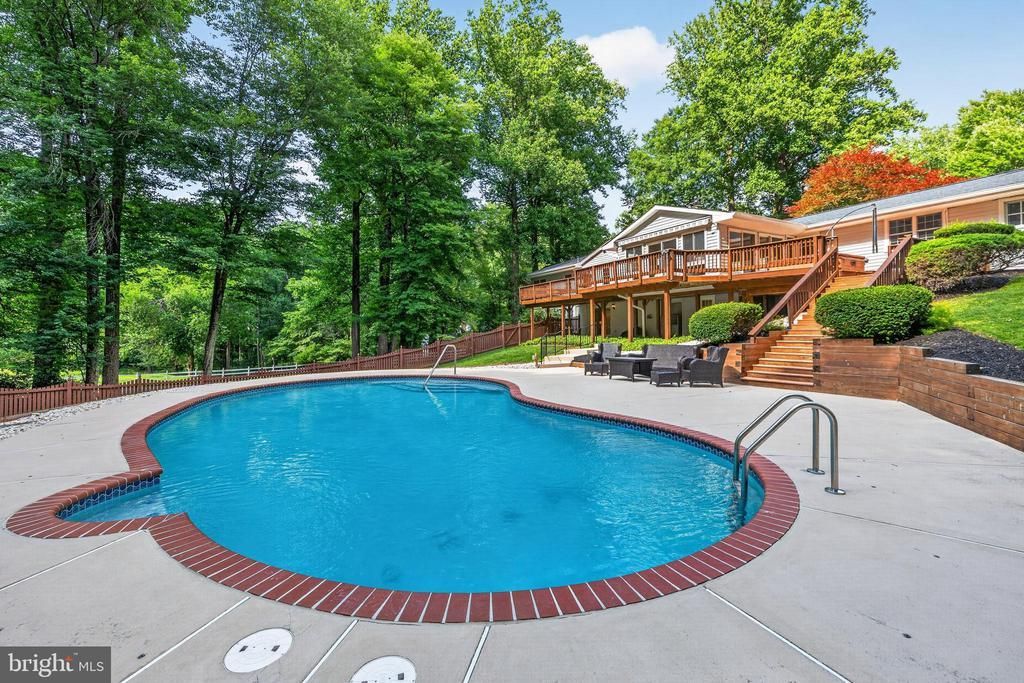 10 HICKORY HILL ROAD , COCKEYSVILLE, MD 21030