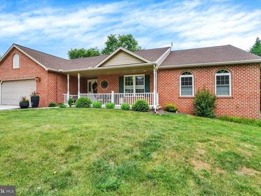 985 DETWILER DRIVE, YORK, PA 17404
