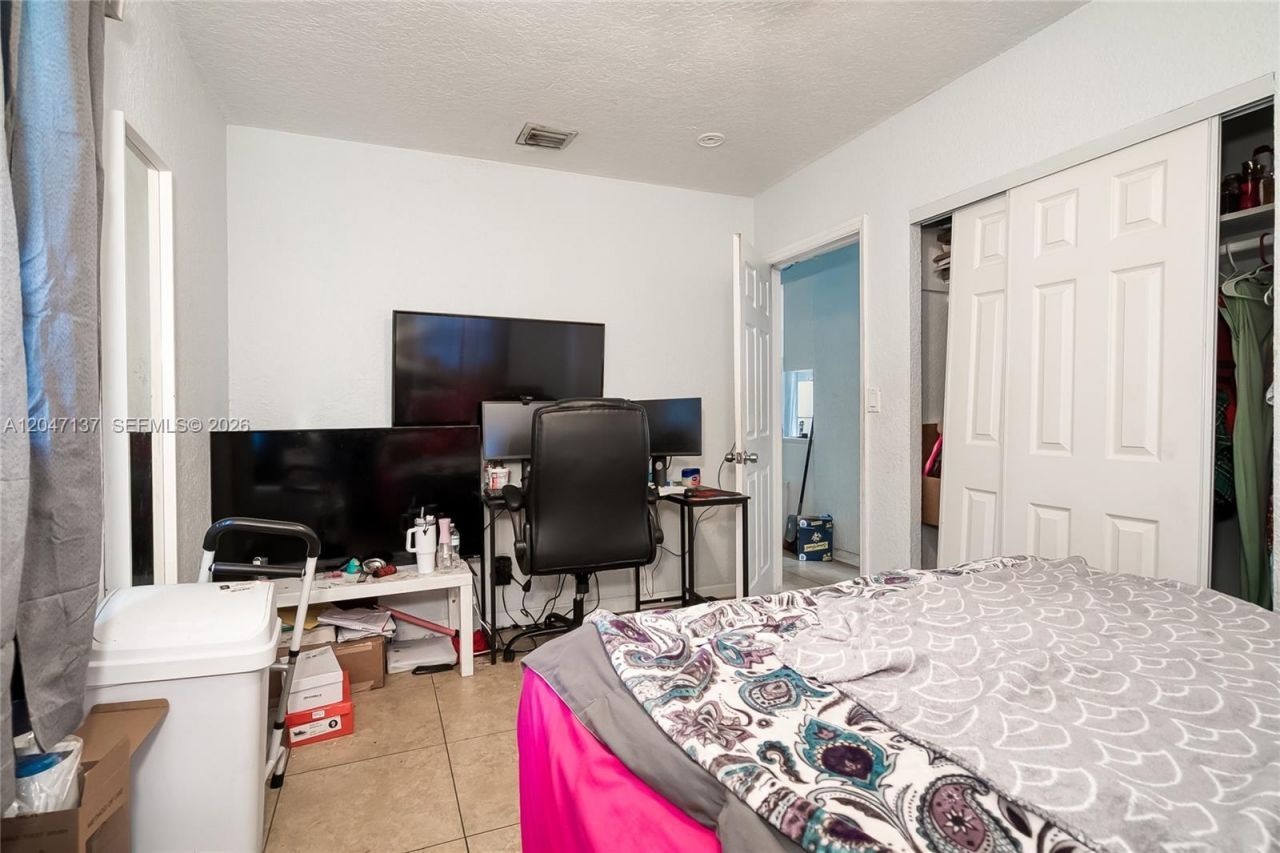 1013 NW 12th St, Fort Lauderdale, FL 33311 Photo