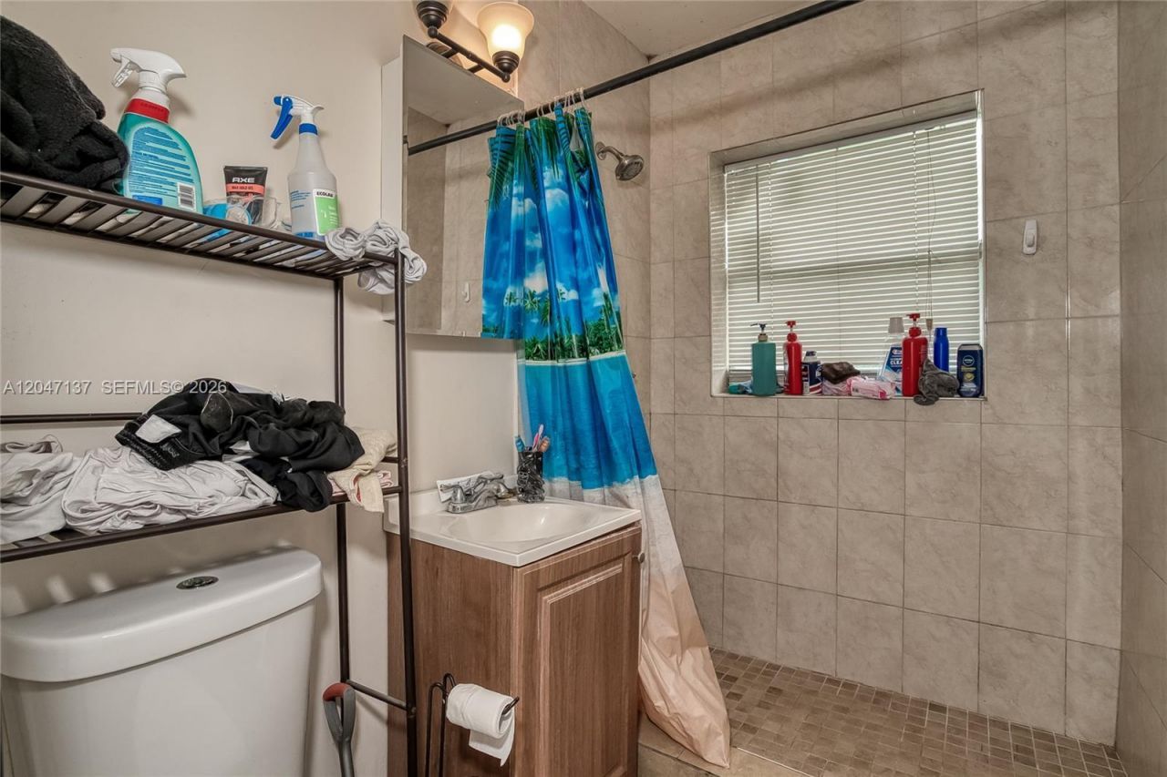 1013 NW 12th St, Fort Lauderdale, FL 33311 Photo