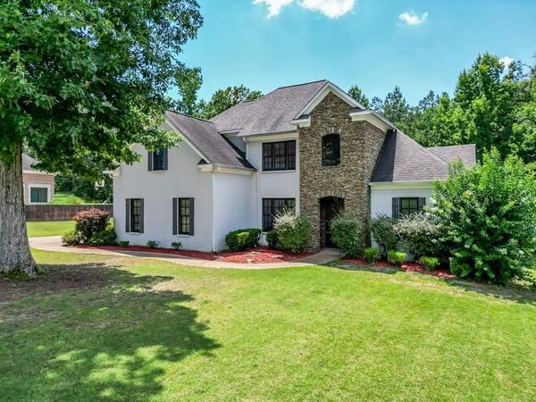 16011 Woodview Drive, Oxford, MS 38655