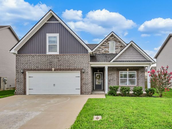 1132 Christian James Dr, Clarksville, TN 37043