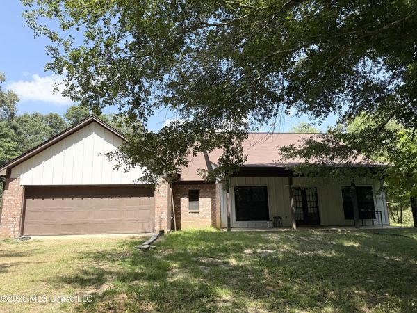 1150 Potato House Road, Edwards, MS 39066