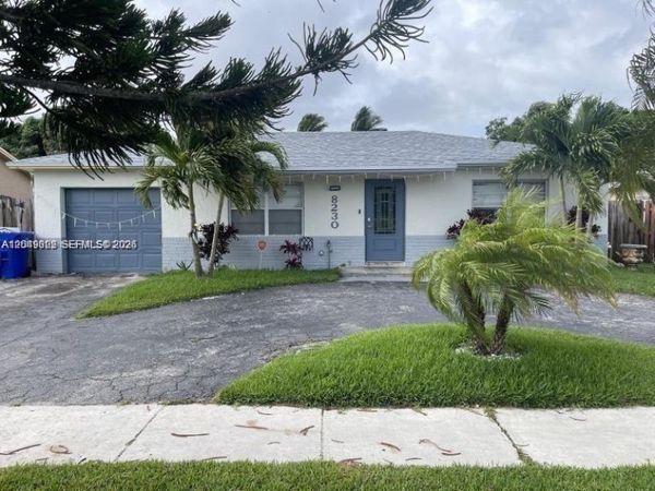 8230 SW 11th St , North Lauderdale, FL 33068