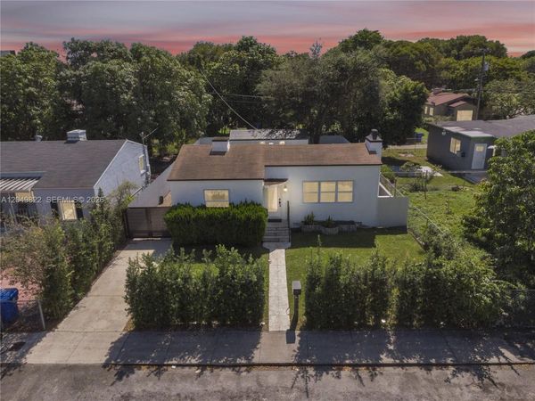 774 NW 49th St , Miami, FL 33127
