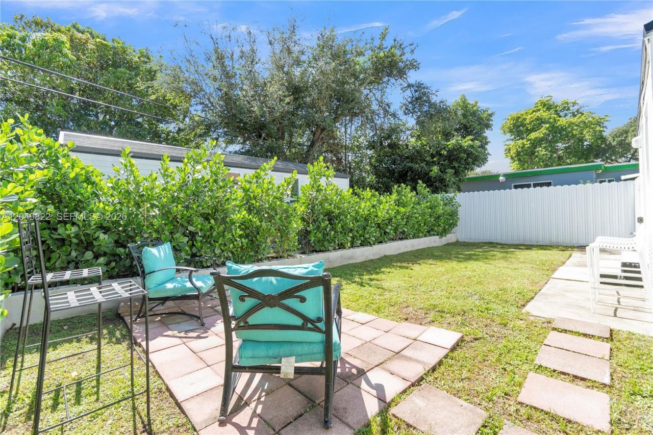 774 NW 49th St , Miami, FL 33127 Photo