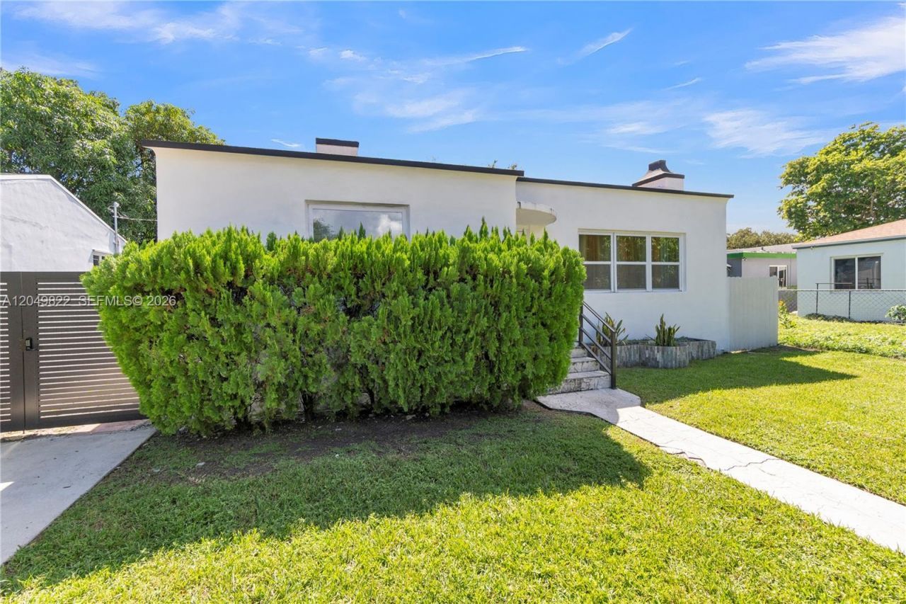 774 NW 49th St , Miami, FL 33127 Photo
