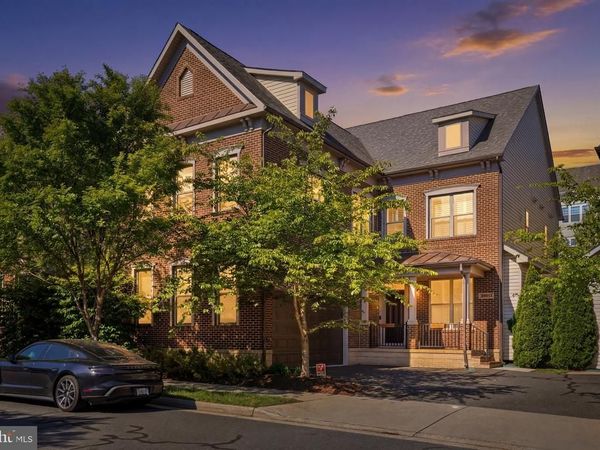 20623 HOLYOKE DRIVE , ASHBURN, VA 20147