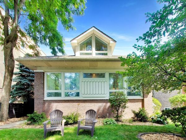 2012 W Estes Avenue , Chicago, IL 60645
