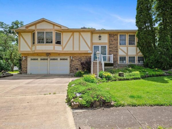 305 Sulgrave Court , Bolingbrook, IL 60440