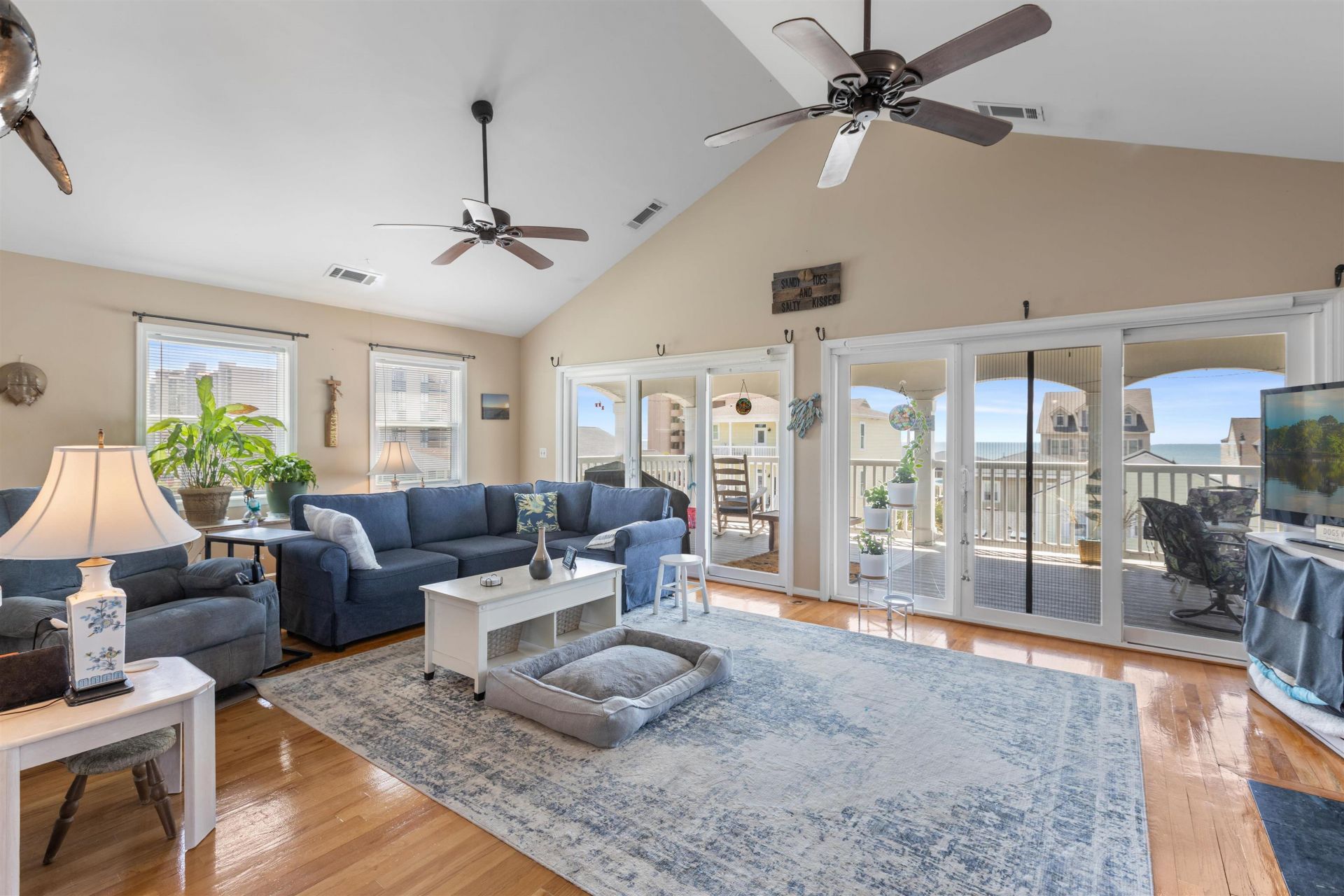 1511 Holly Dr.  Photo 5