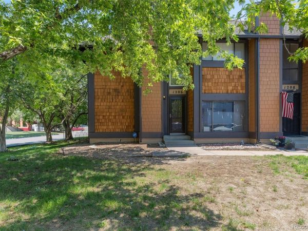 1206 S Dillon Way, Aurora, CO 80012