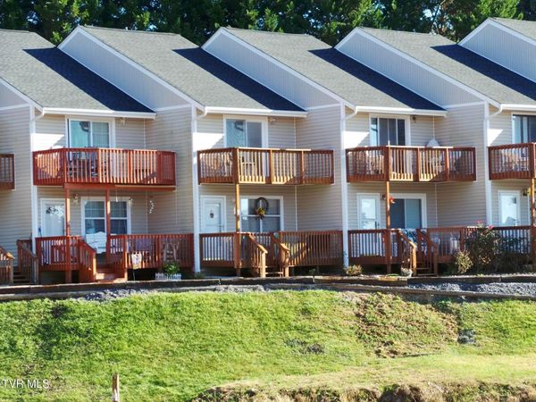 516 Lakeside Dock Drive, Unit 3, Kingsport, TN 37663
