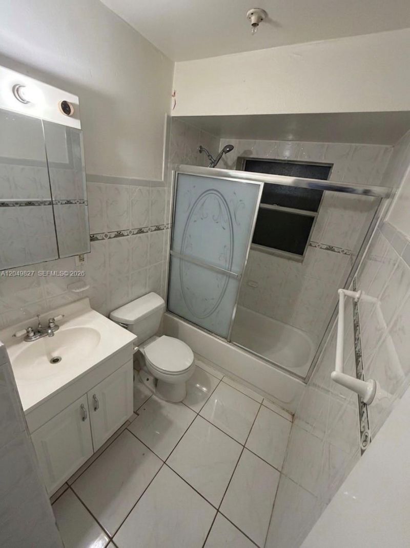 3851 NW 210th Ter , Miami Gardens, FL 33055 Photo