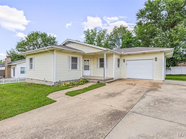 555 Kimberly Court , Farmington, MO 63640