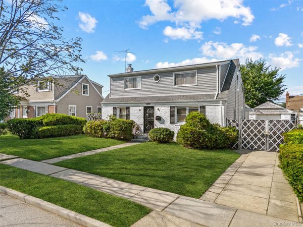 1588 Woodstock Street , Elmont, NY 11003