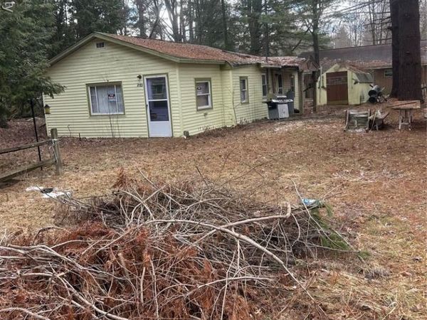 282 Hickory Street, Hay Twp, MI 48624