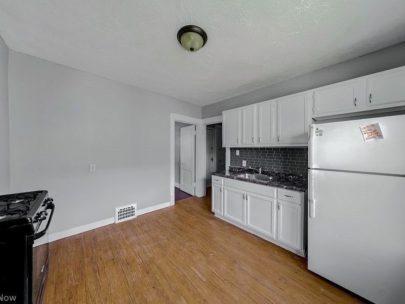 11702 Honeydale Avenue, Cleveland, OH 44120 Photo 29