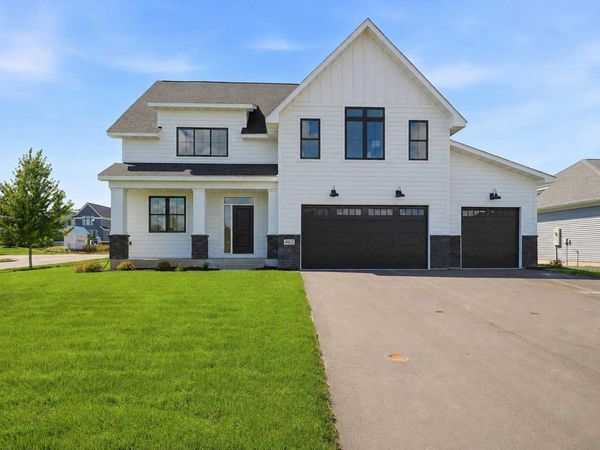 4012 Savanna Court, Chaska, MN 55318